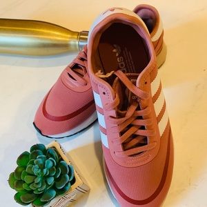 Adidas Original Women’s Pink Fashion Sneakers Sz 9